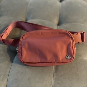 Lululemon Everywhere Belt Bag Cherry Tint Briar Rose OG Original